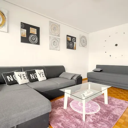 Luxe Comfort Melesio In Centre